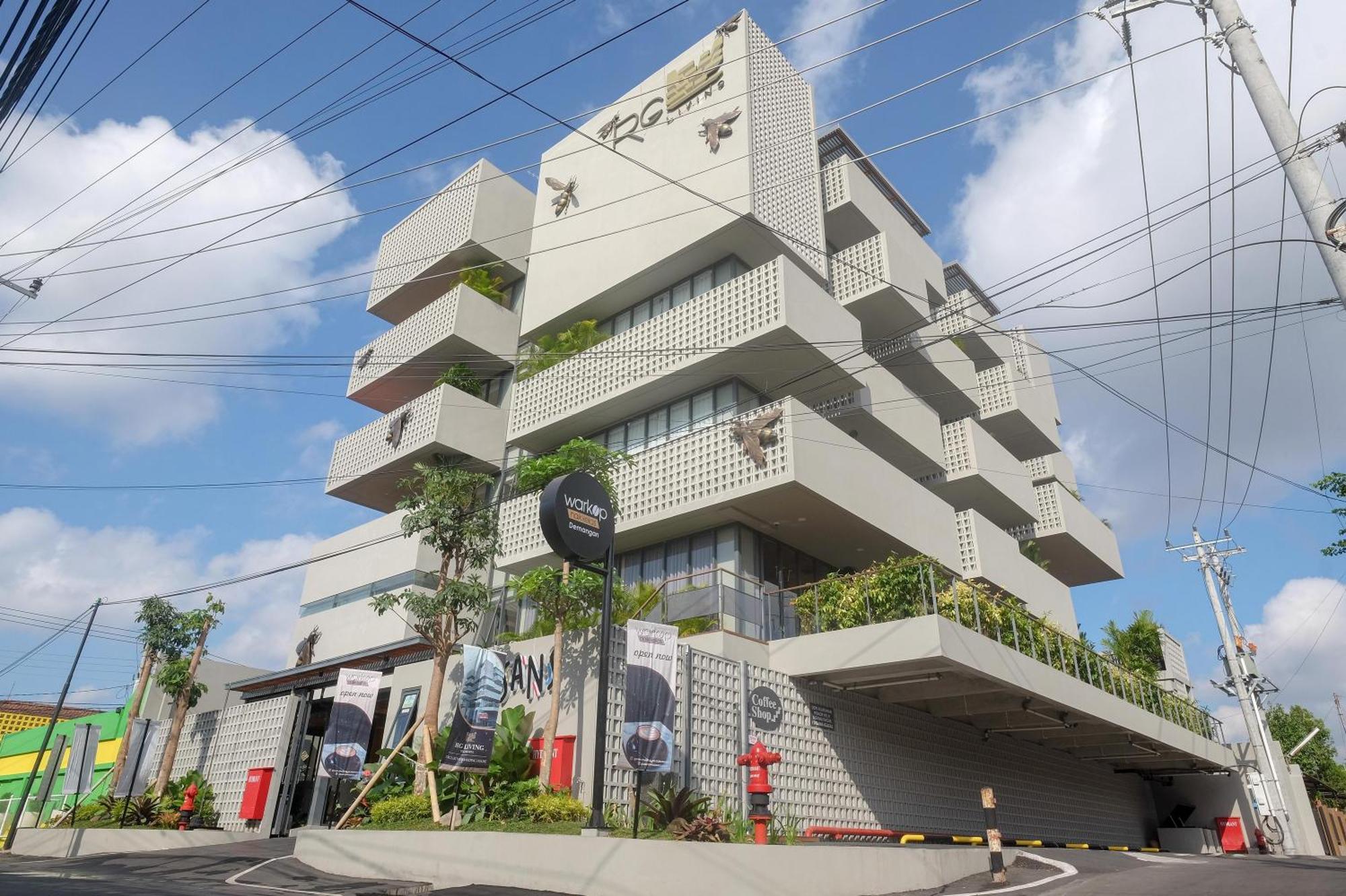 Pakualaman Sans Hotel Rg Living Jogja By Reddoorz מראה חיצוני תמונה