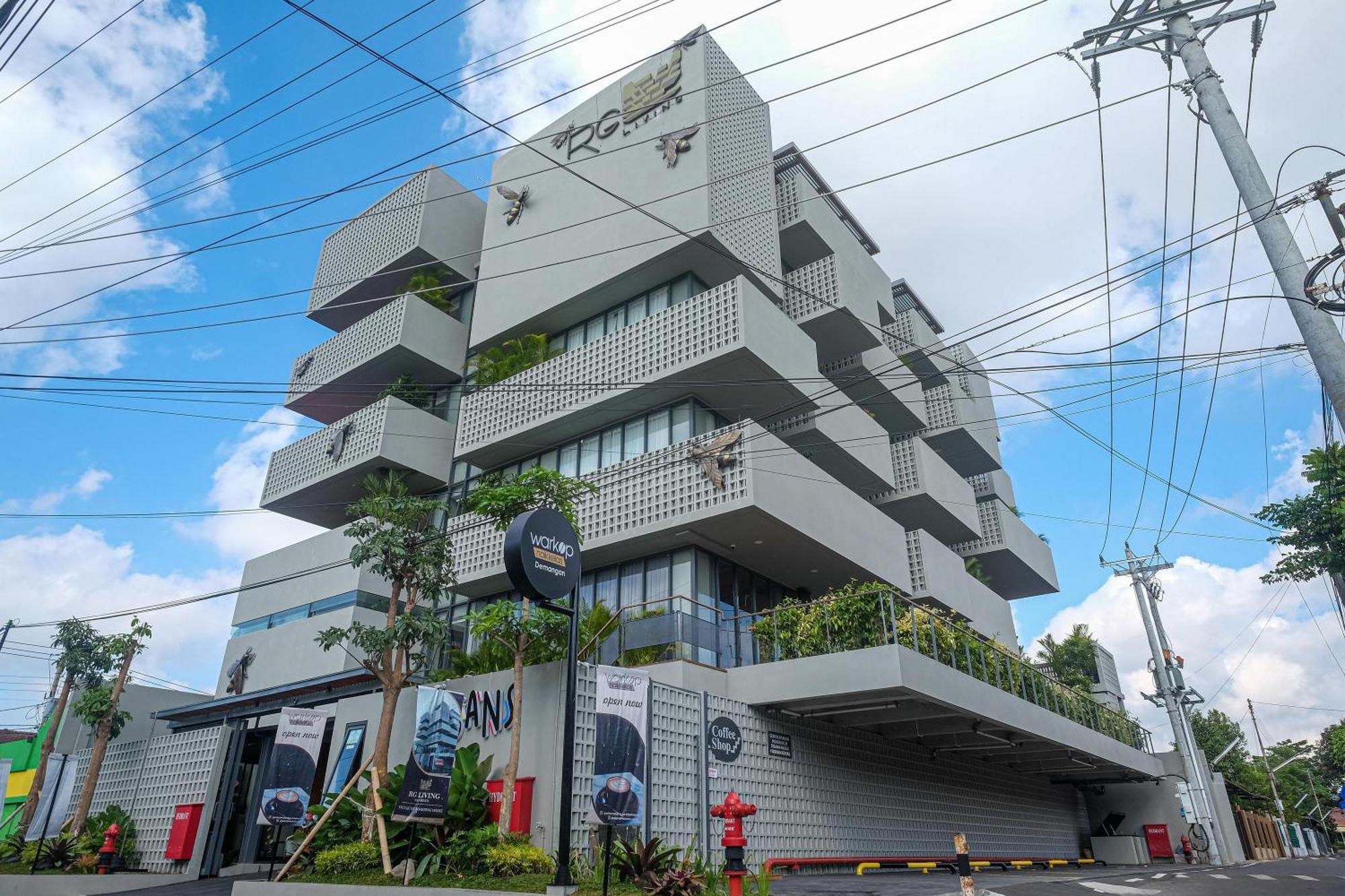 Pakualaman Sans Hotel Rg Living Jogja By Reddoorz מראה חיצוני תמונה