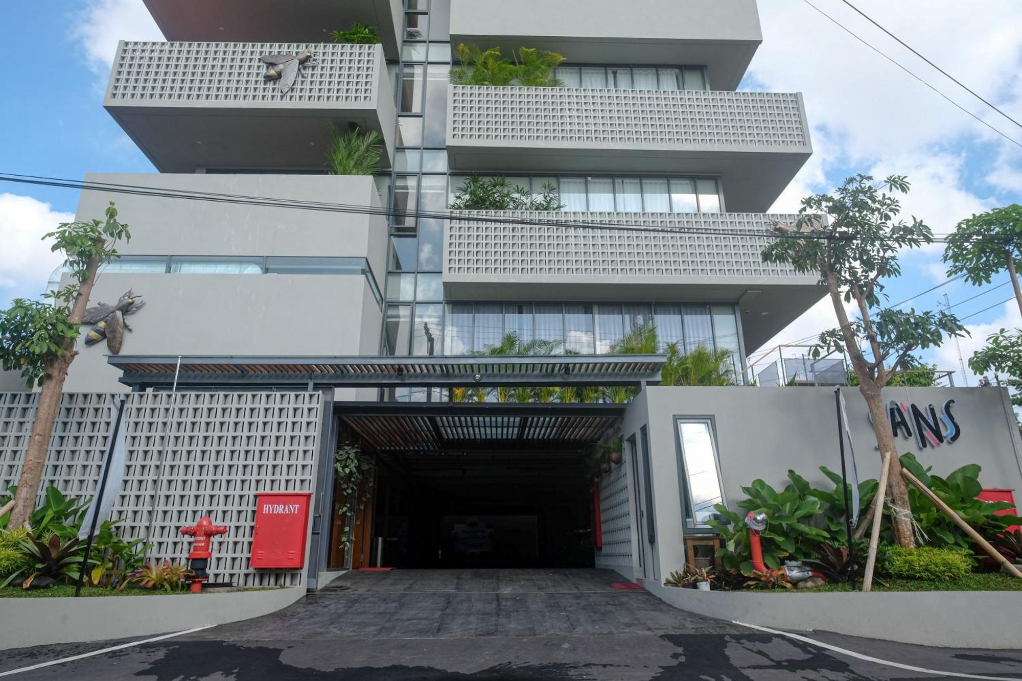 Pakualaman Sans Hotel Rg Living Jogja By Reddoorz מראה חיצוני תמונה