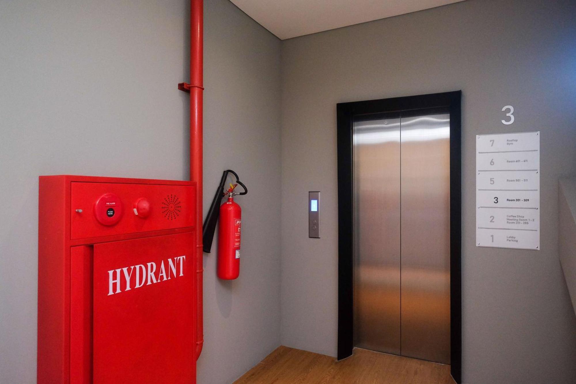 Pakualaman Sans Hotel Rg Living Jogja By Reddoorz מראה חיצוני תמונה