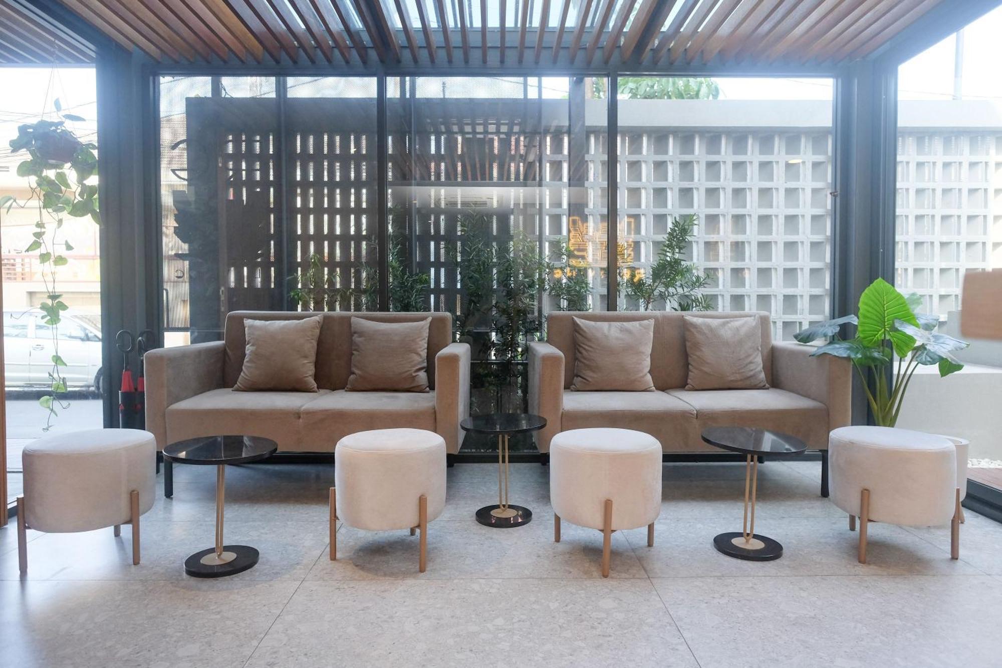 Pakualaman Sans Hotel Rg Living Jogja By Reddoorz מראה חיצוני תמונה