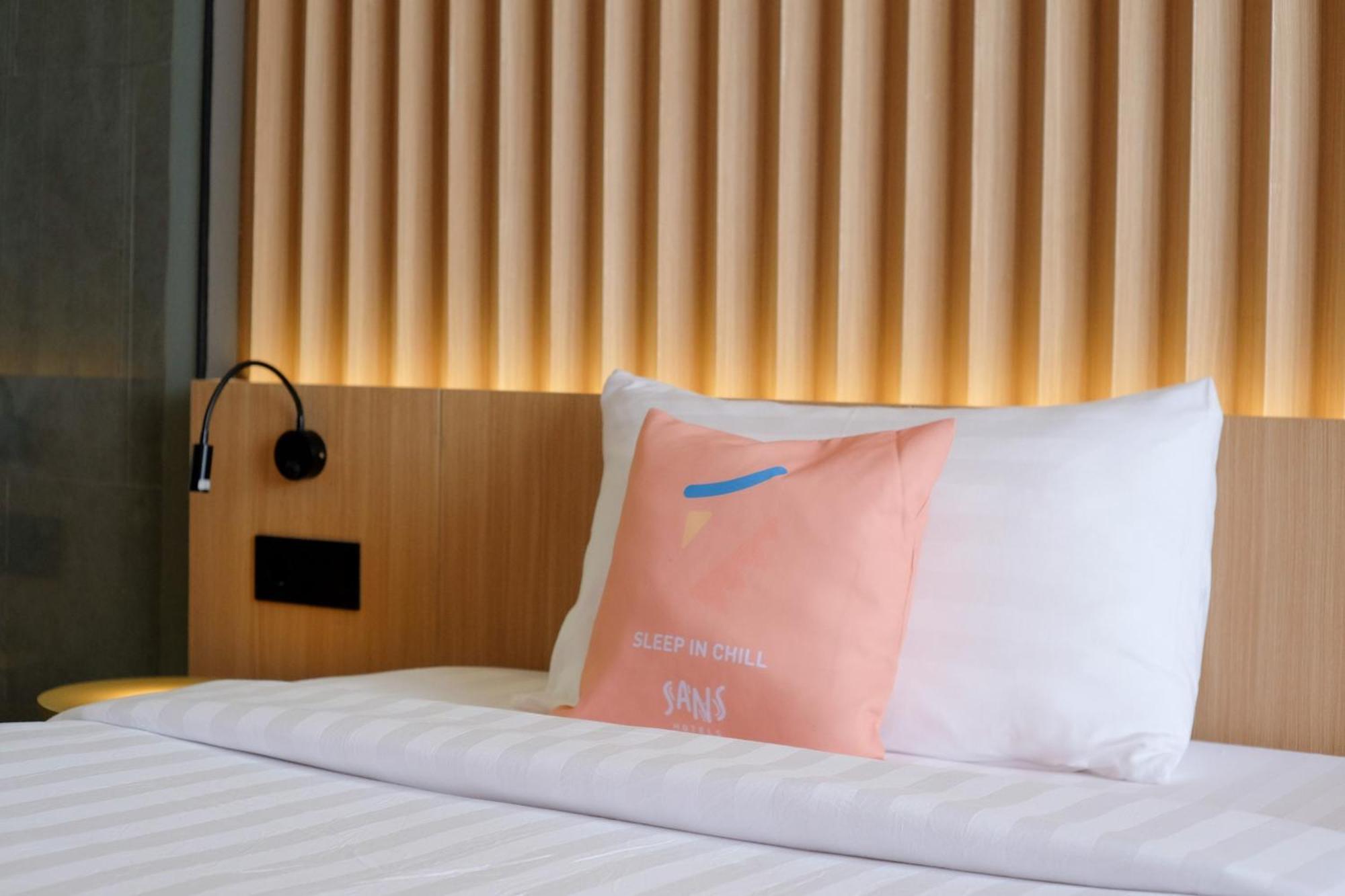 Pakualaman Sans Hotel Rg Living Jogja By Reddoorz מראה חיצוני תמונה