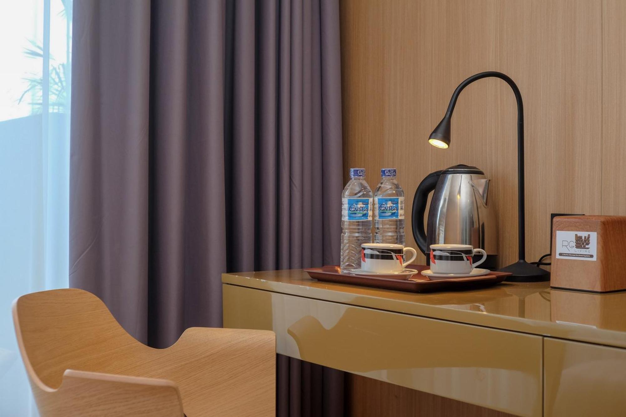 Pakualaman Sans Hotel Rg Living Jogja By Reddoorz מראה חיצוני תמונה