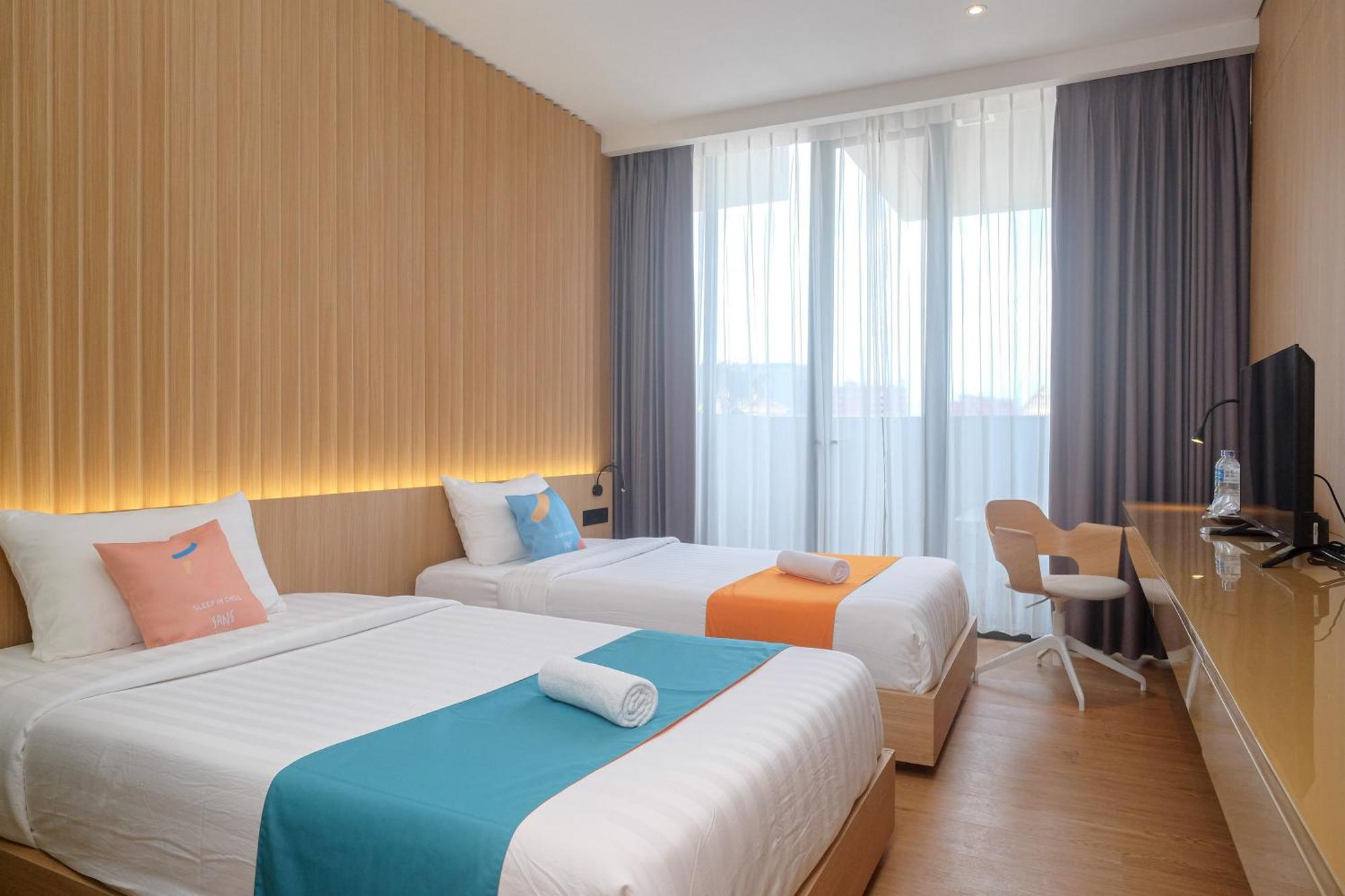Pakualaman Sans Hotel Rg Living Jogja By Reddoorz מראה חיצוני תמונה