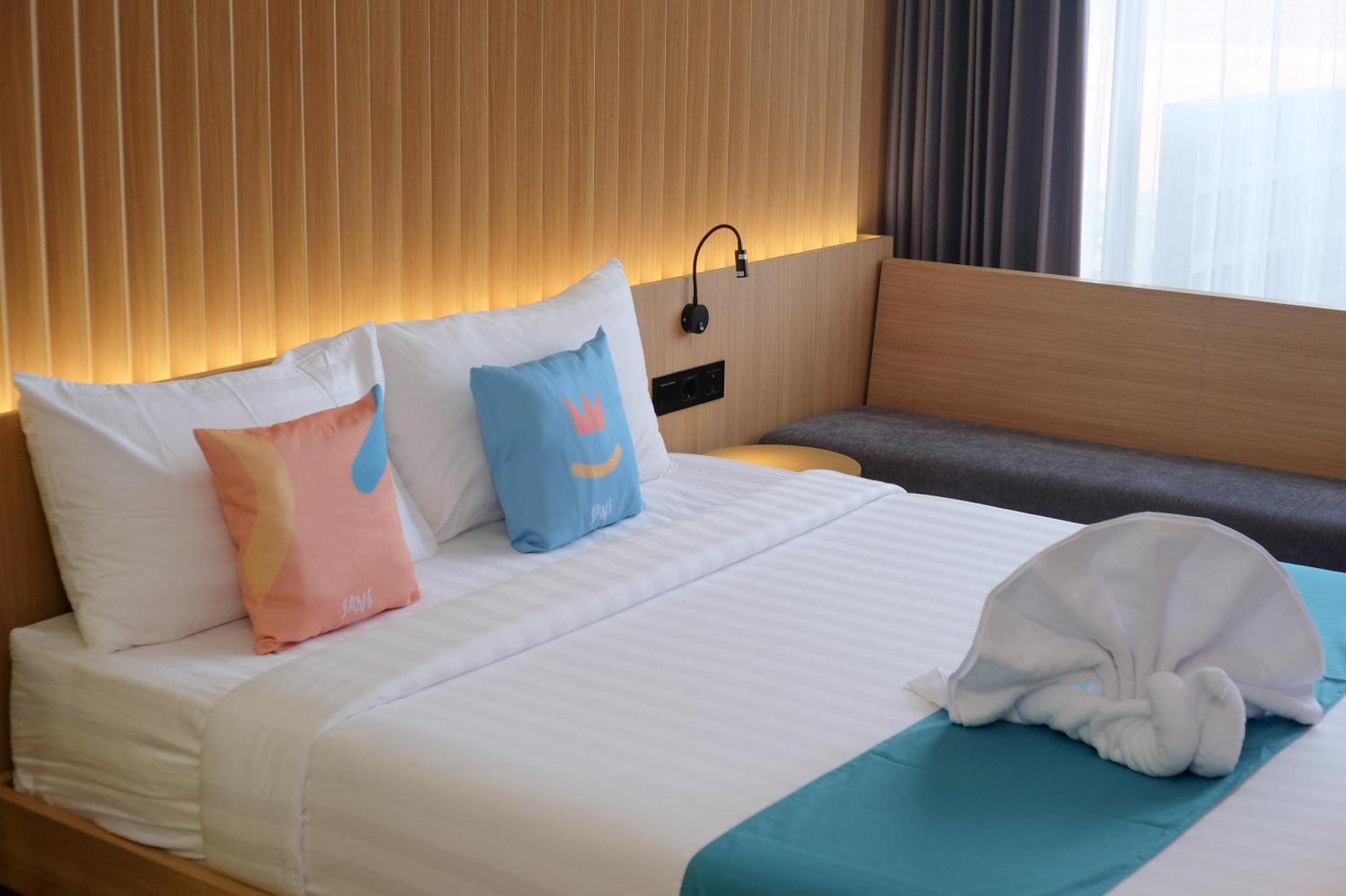 Pakualaman Sans Hotel Rg Living Jogja By Reddoorz מראה חיצוני תמונה