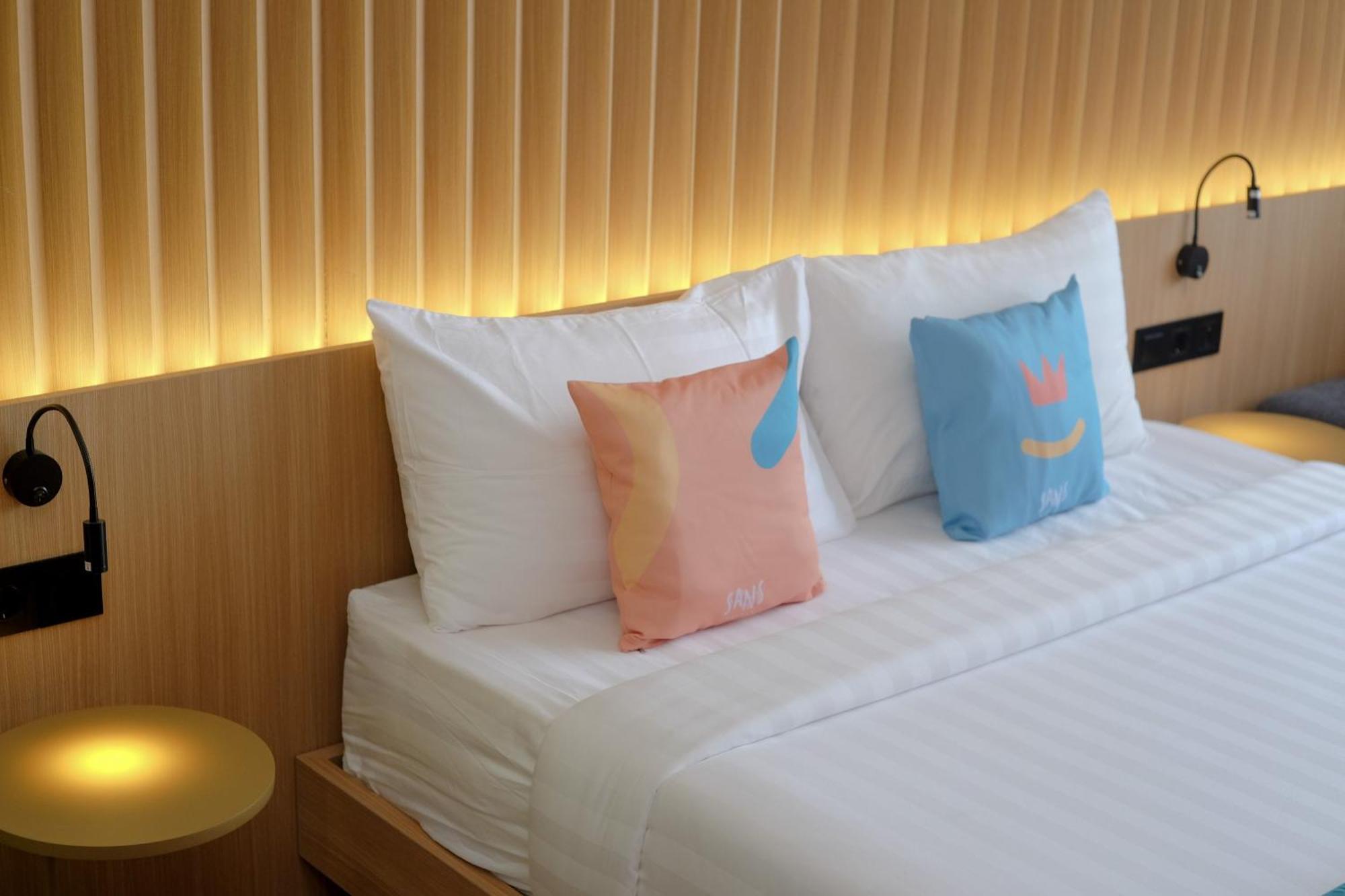Pakualaman Sans Hotel Rg Living Jogja By Reddoorz מראה חיצוני תמונה