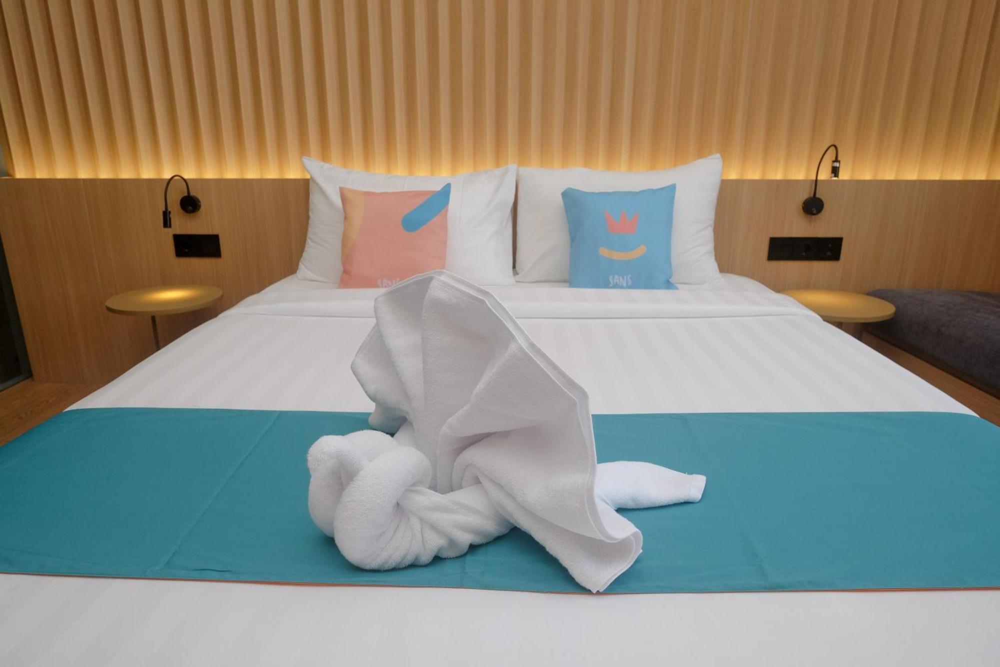 Pakualaman Sans Hotel Rg Living Jogja By Reddoorz מראה חיצוני תמונה